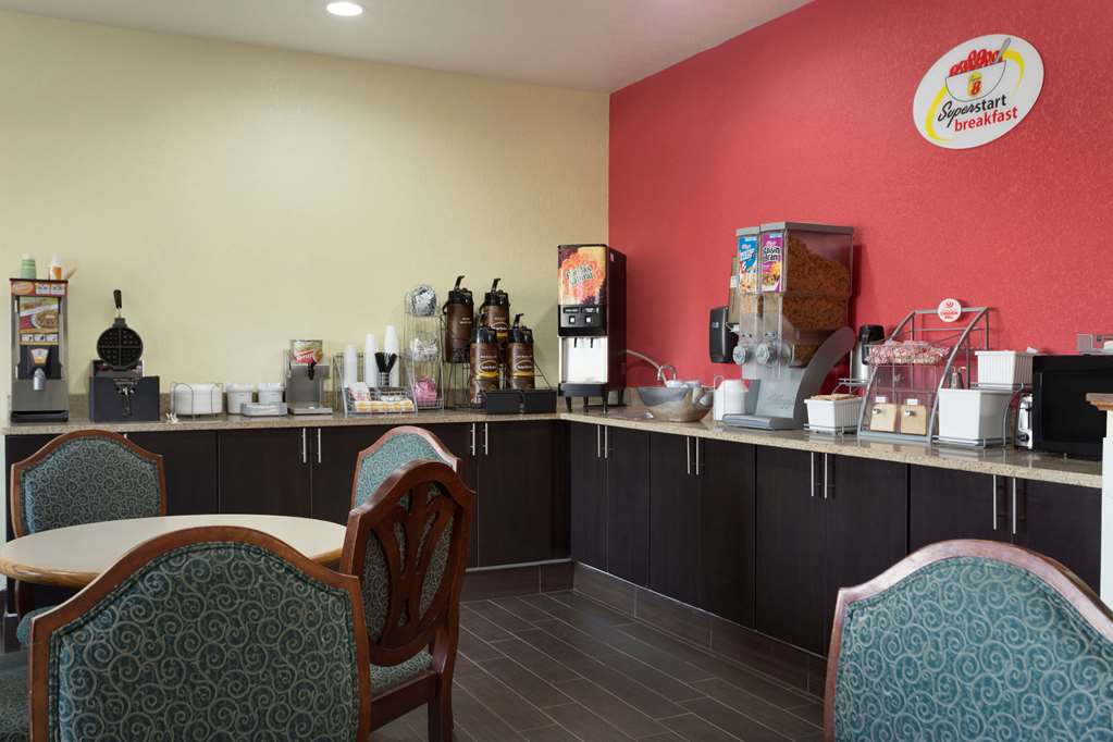 super 8 by wyndham lees summit