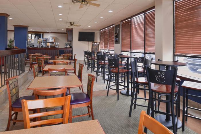 new victorian inn and suites