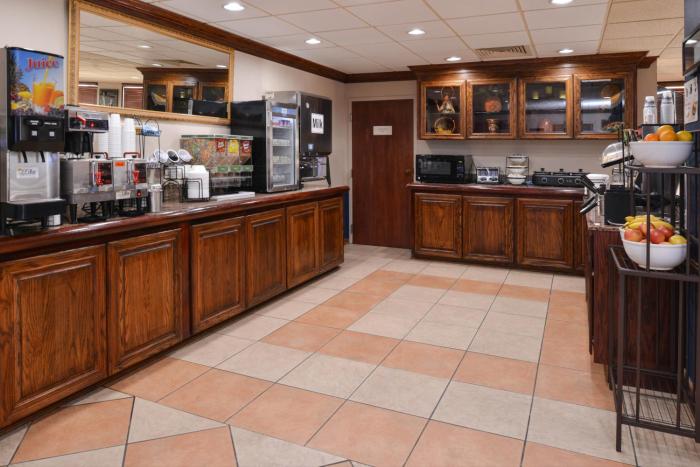 new victorian inn and suites