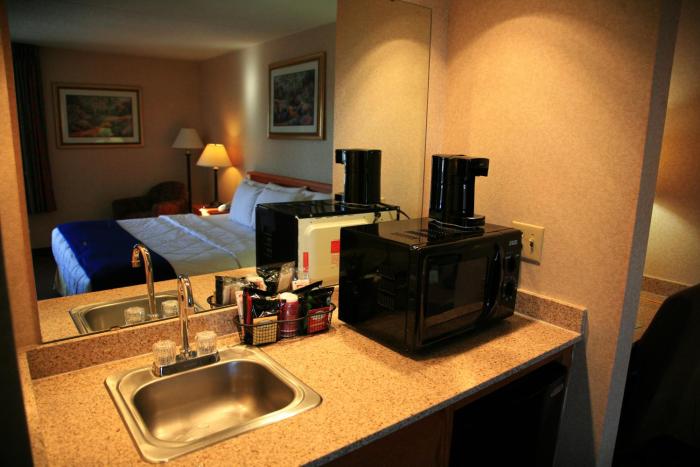 new victorian inn and suites