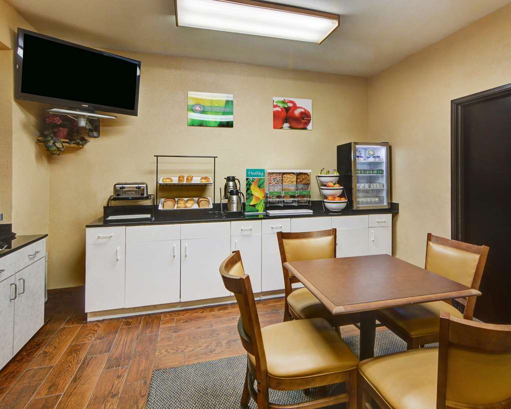 quality inn and suites terrell