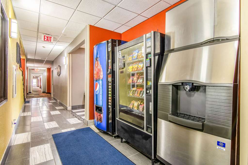 econo lodge at wanamaker