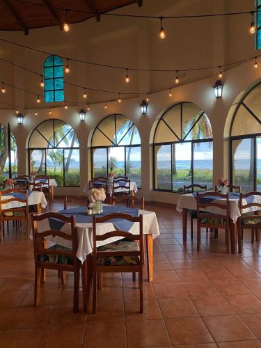 hotel delfin playa bejuco