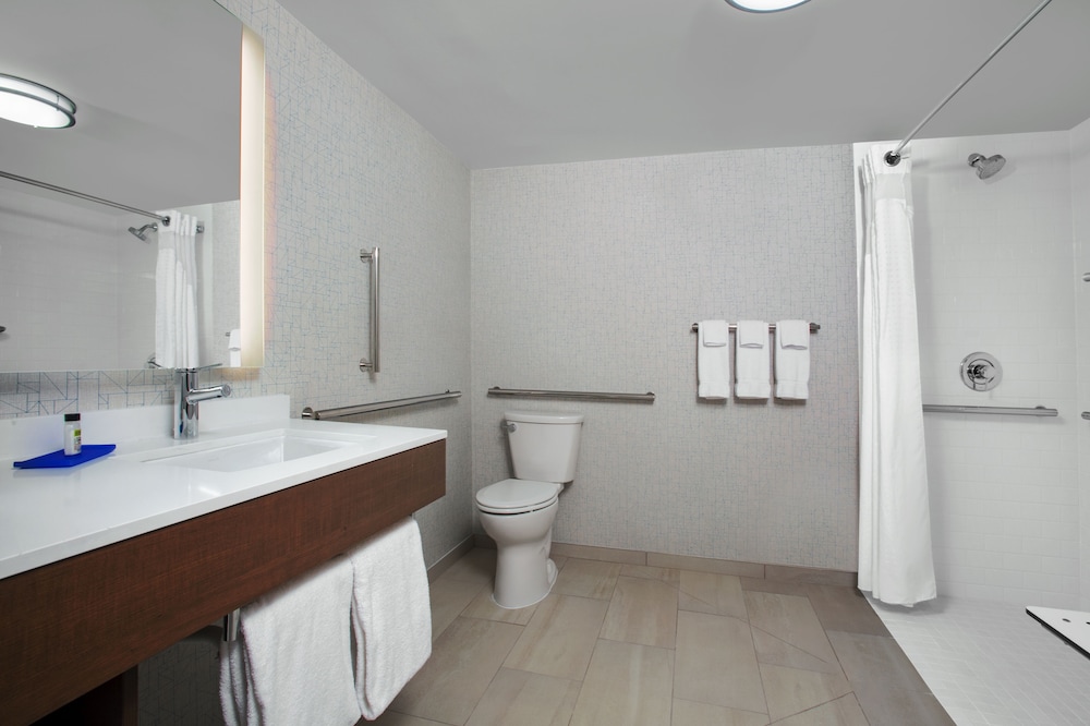 holiday inn express charleston civic center by ihg