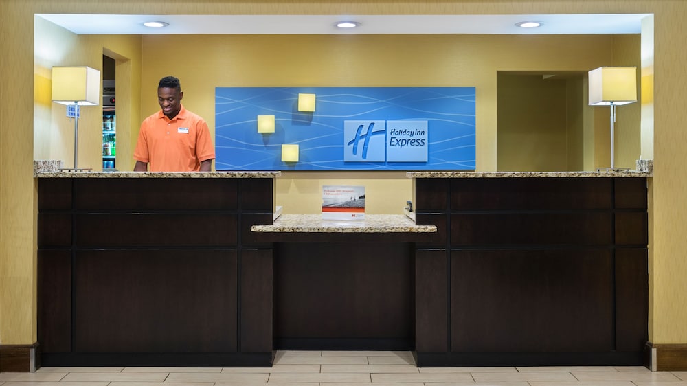 holiday inn express charleston civic center by ihg