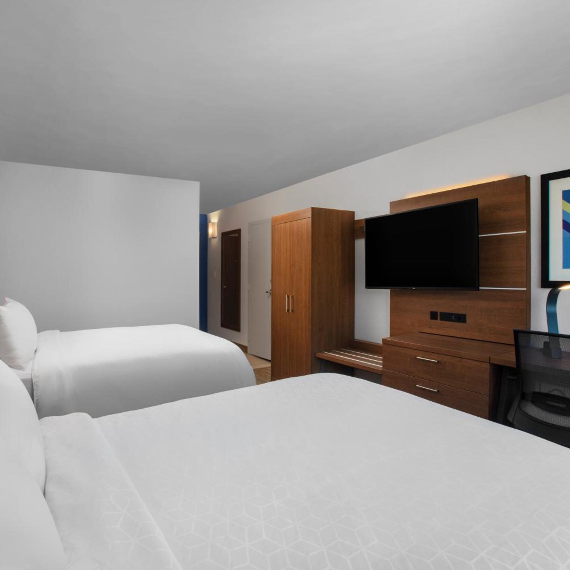 holiday inn express charleston civic center by ihg