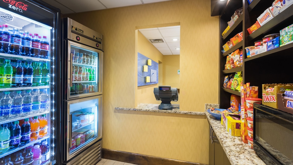 holiday inn express charleston civic center by ihg