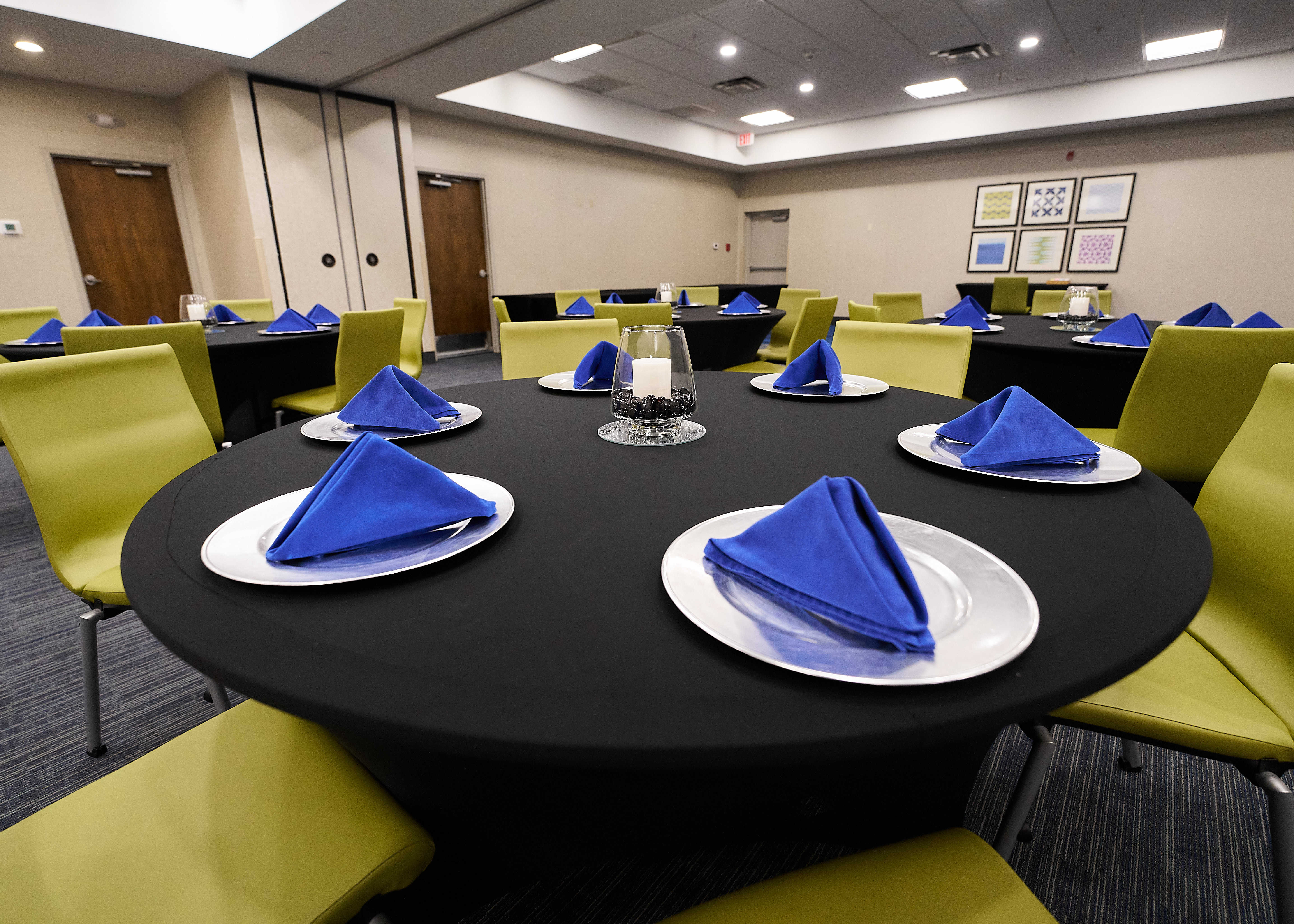 holiday inn express charleston civic center by ihg
