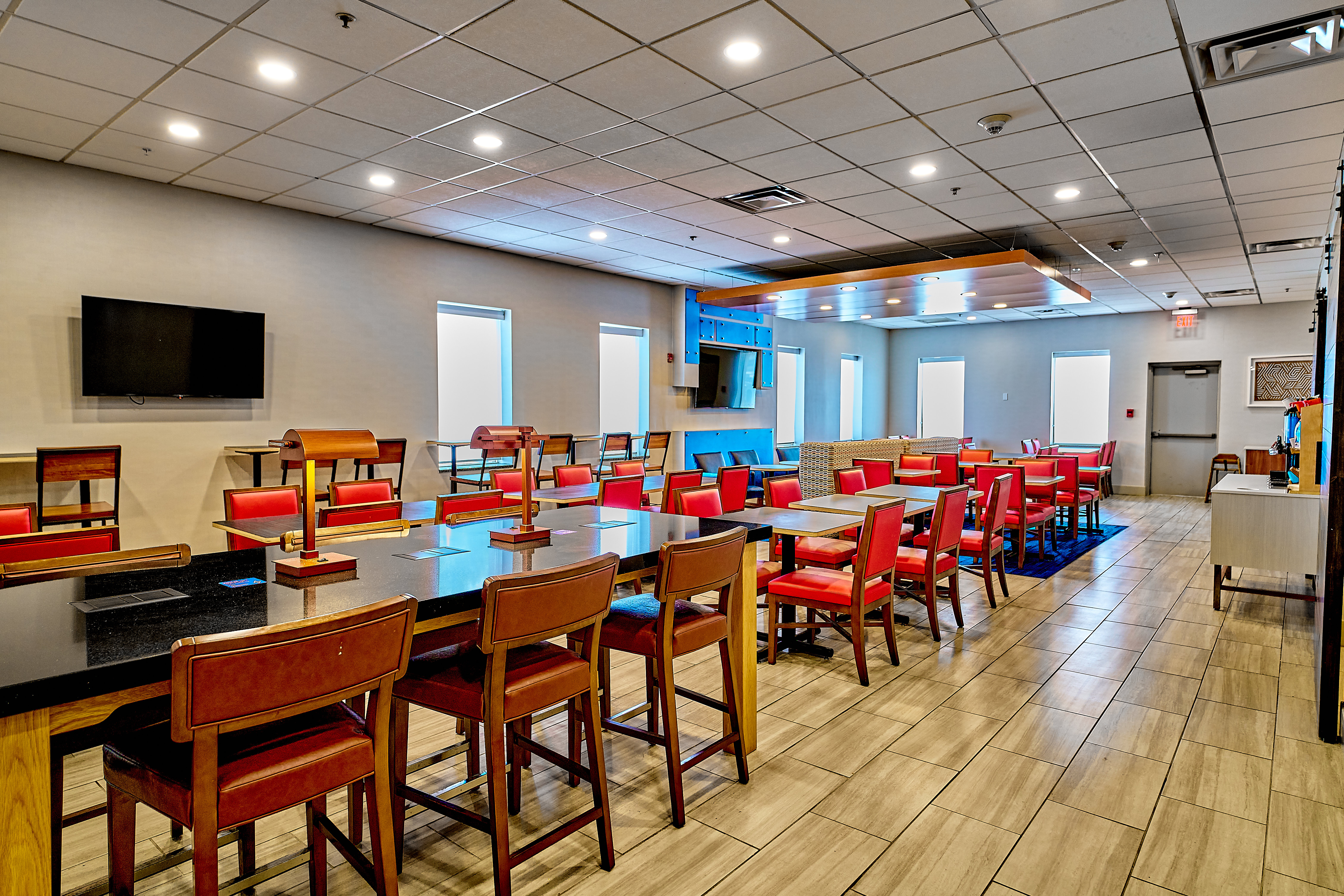 holiday inn express charleston civic center by ihg