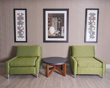 Holiday Inn Express Charleston-Civic Center By Ihg,South Charleston>>Charleston,3 star