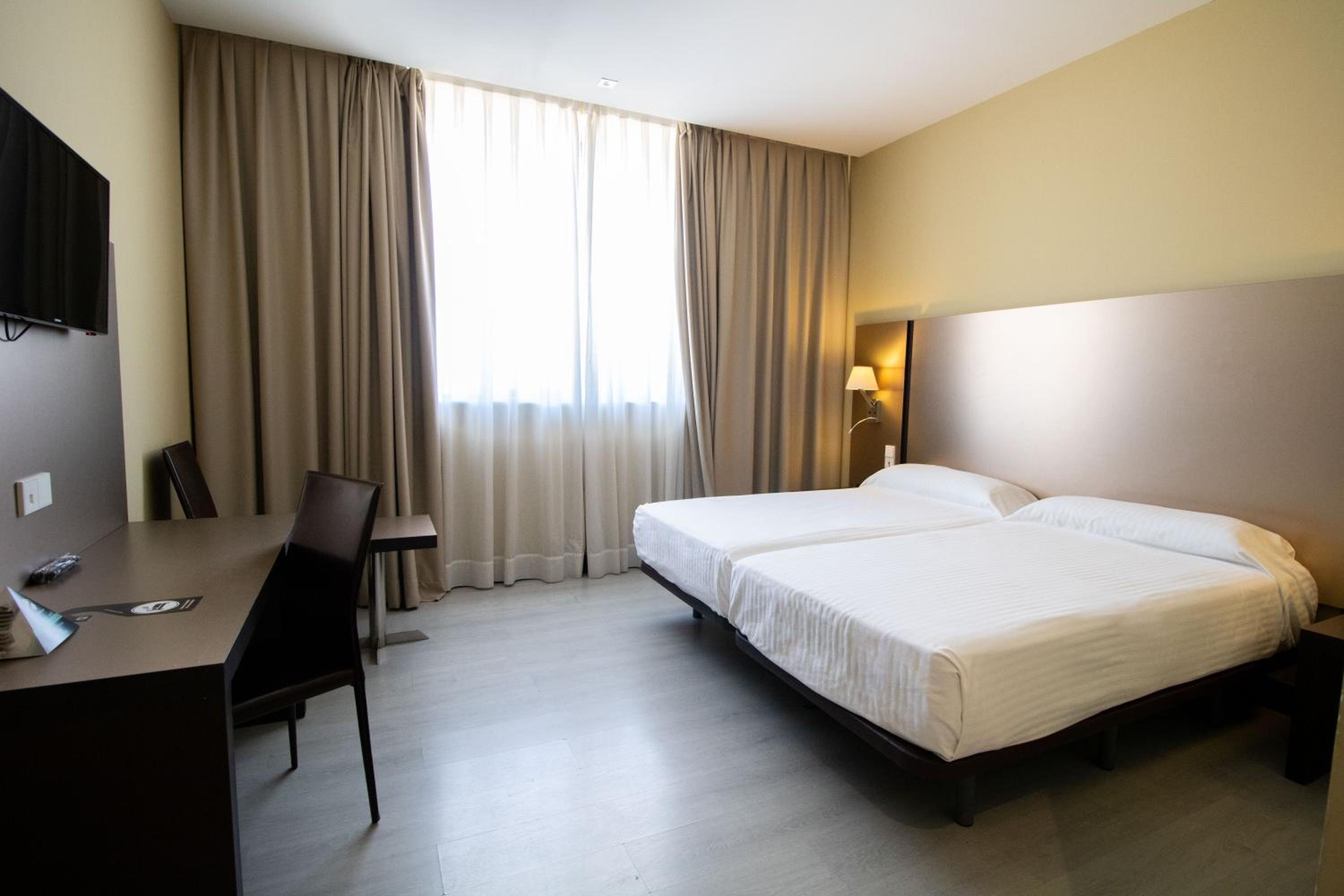 hotel route 42