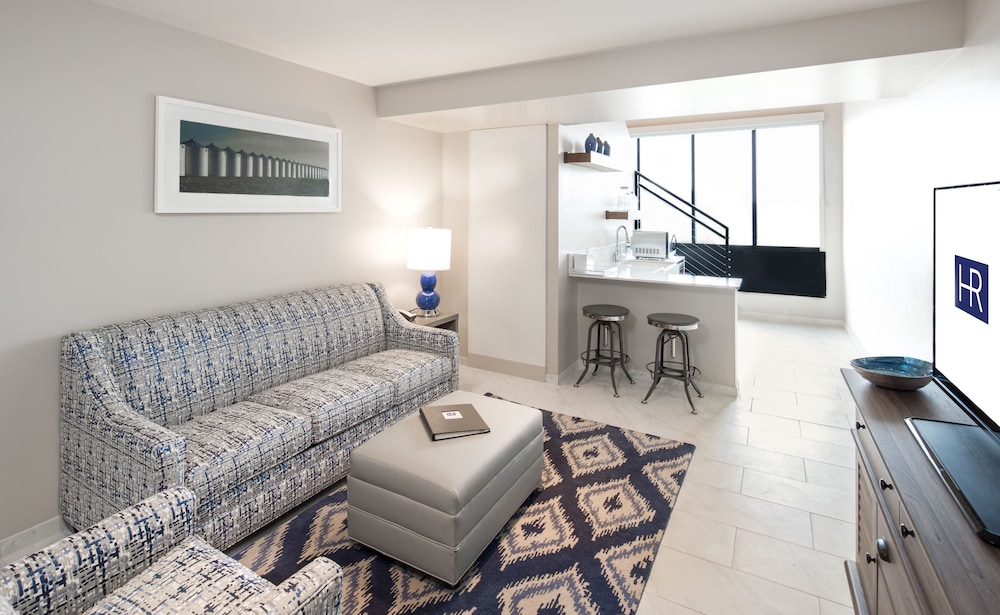 hotel renovo des moines urbandale tapestry collection hilton
