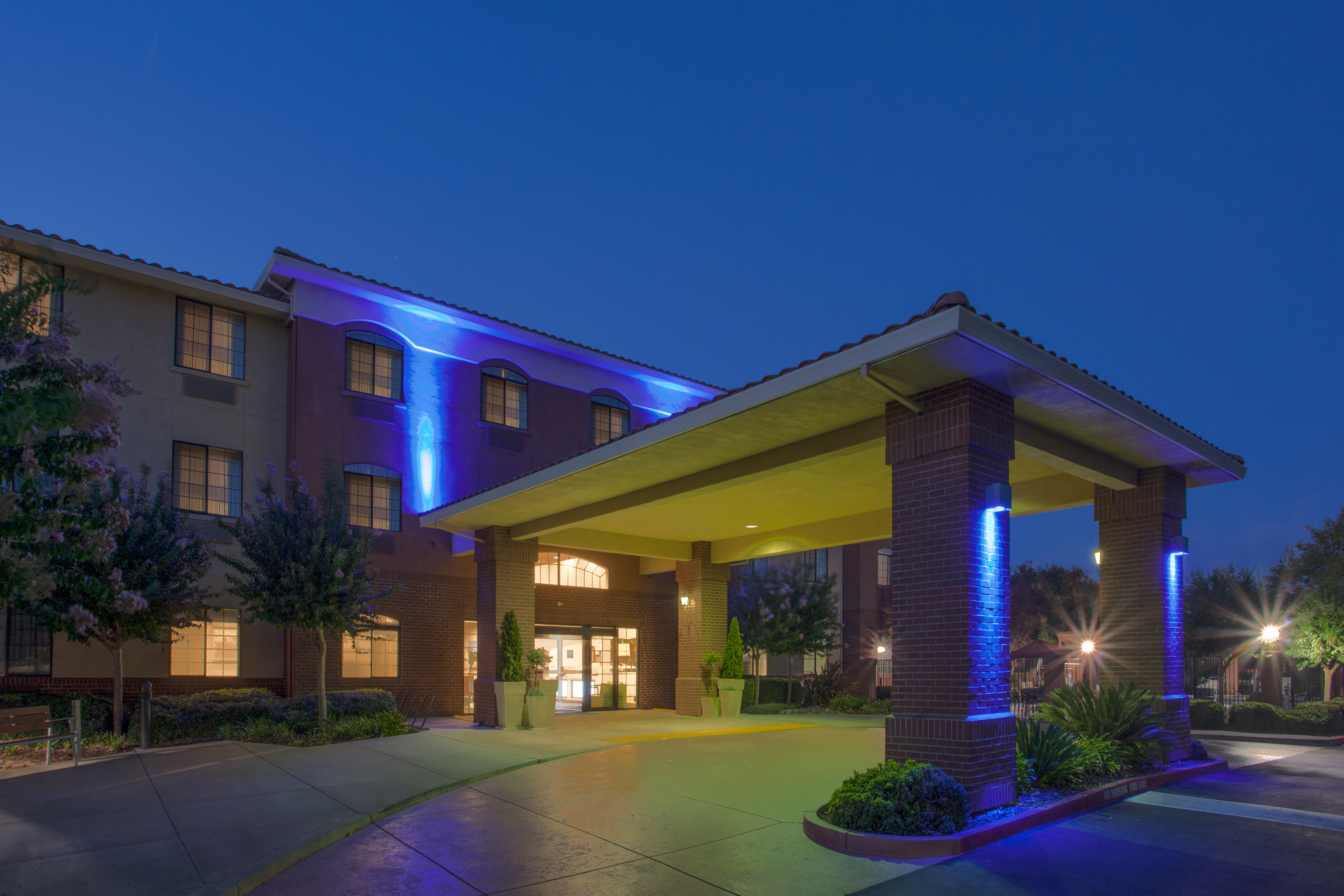 holiday inn express and suites davis university area