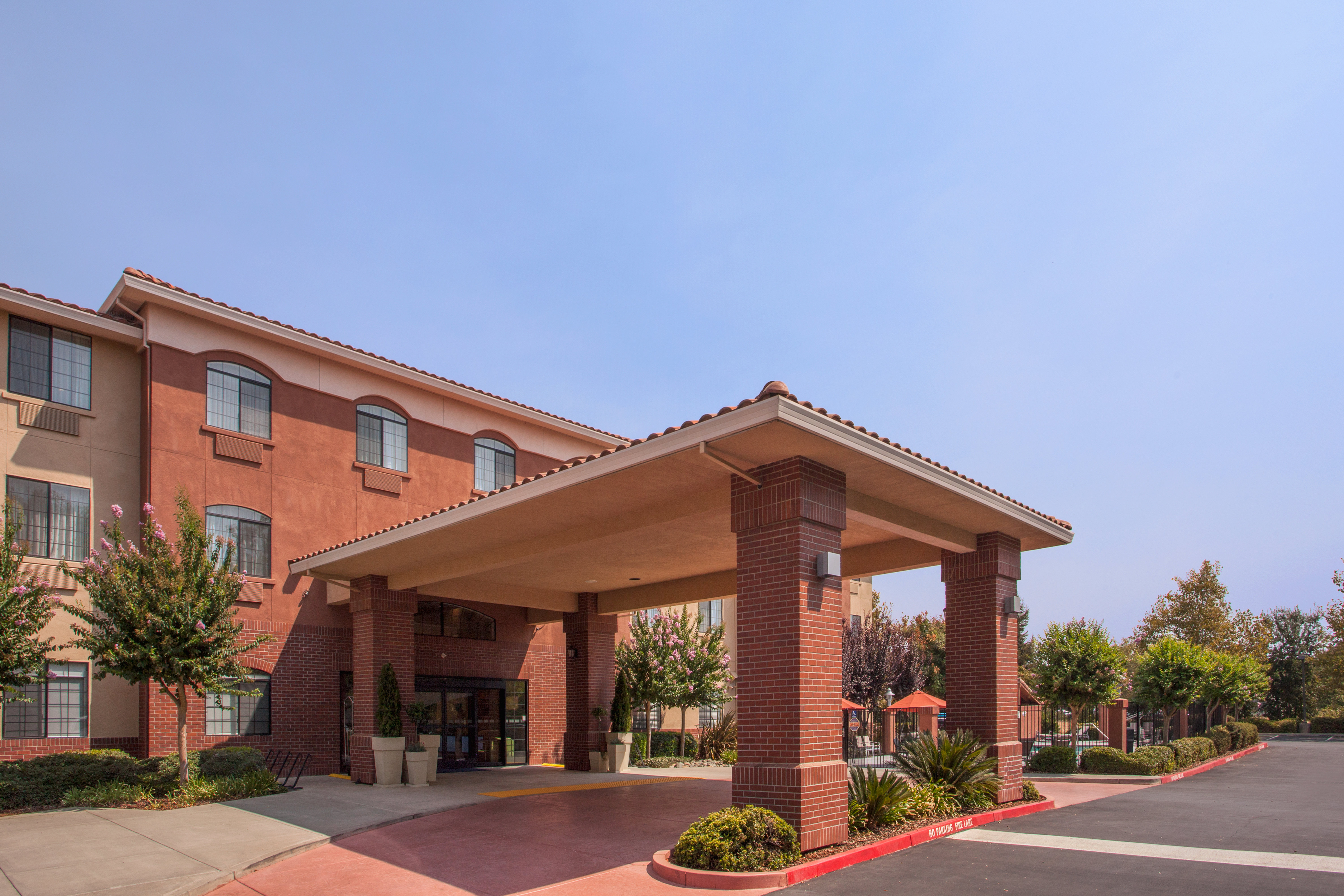 holiday inn express and suites davis university area