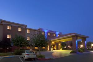 holiday inn express and suites davis university area