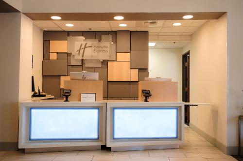 holiday inn express and suites davis university area