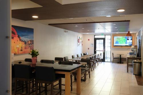 holiday inn express and suites davis university area
