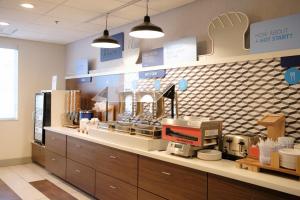 holiday inn express and suites davis university area