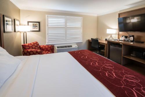 comfort suites fresno river park
