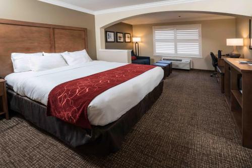 comfort suites fresno river park