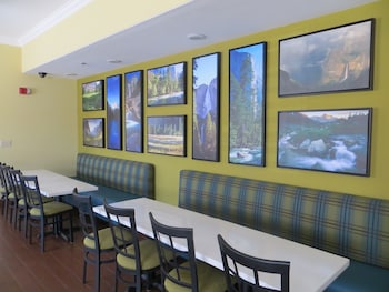 comfort suites fresno river park
