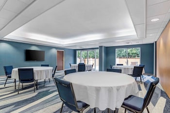 comfort suites gastonia charlotte