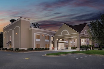 red roof inn and suites albany ga