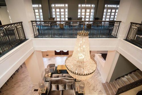 redmont hotel birmingham curio collection by hilton