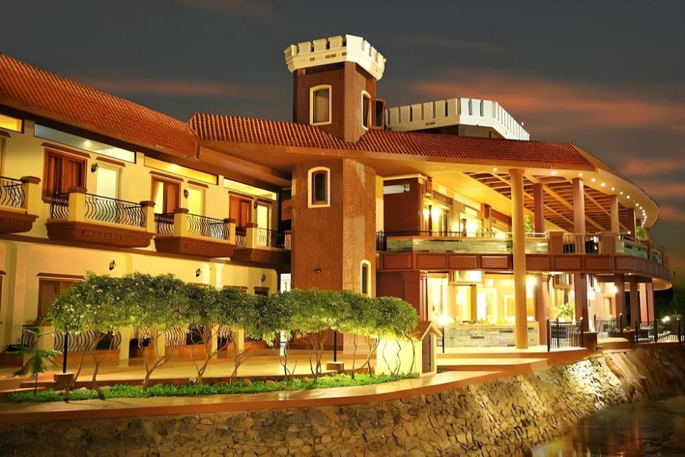 hudson resort villa and spa