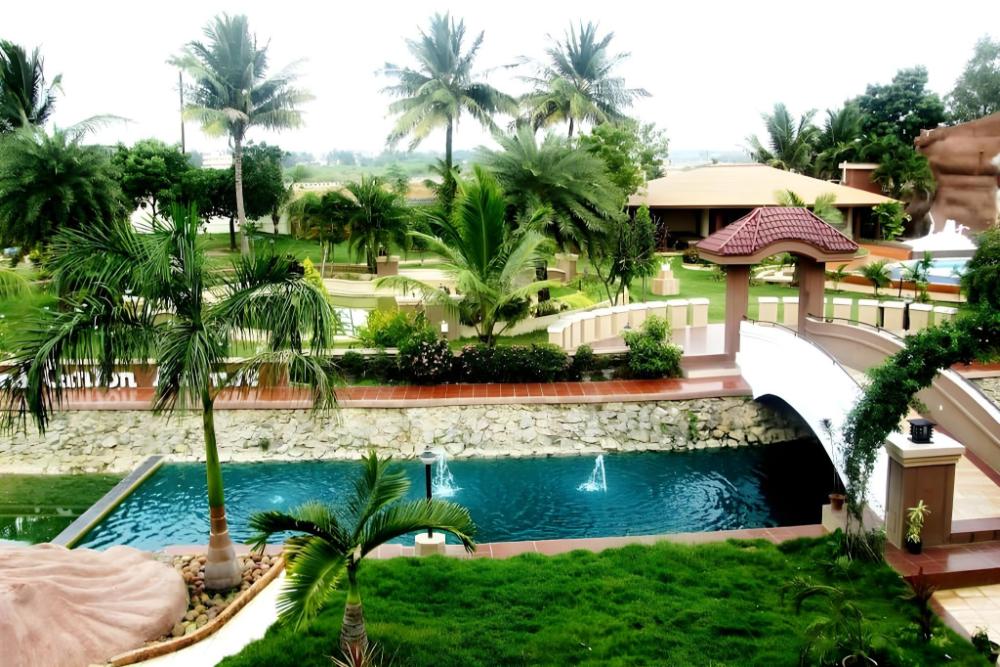 hudson resort villa and spa