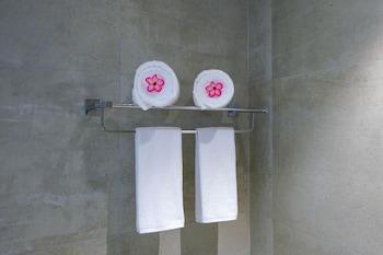 hudson resort villa and spa