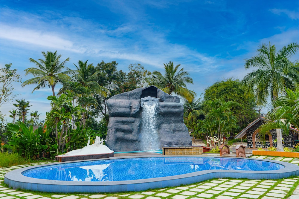 hudson resort villa and spa