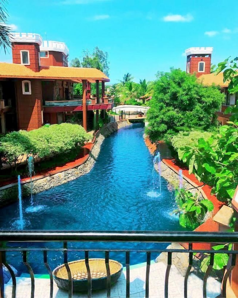 hudson resort villa and spa