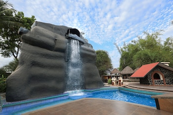 hudson resort villa and spa