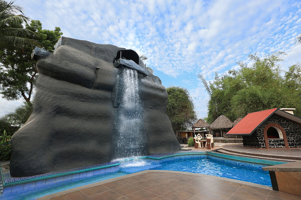 hudson resort villa and spa