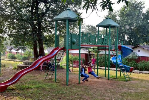 nature trails kundalika kolad