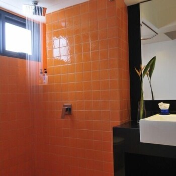 24 boutique hotel