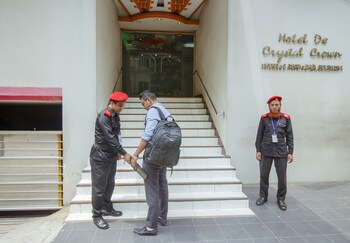 hotel de crystal crown