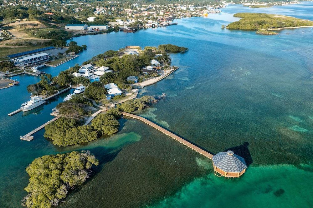 barefoot cay resort
