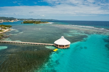 Barefoot Cay Resort,Crawfish Rock>>Brick Bay,4 star