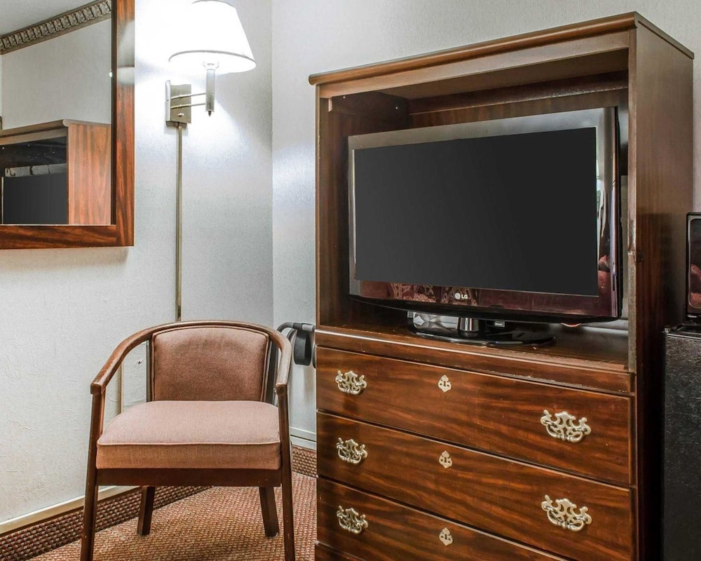 econo lodge frackville