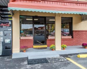 econo lodge frackville