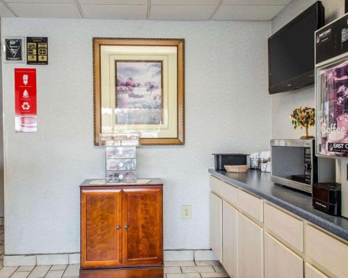 econo lodge frackville