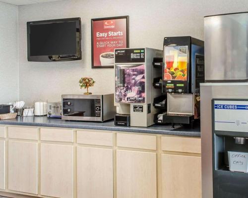 econo lodge frackville