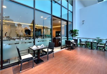 hotel california bandung