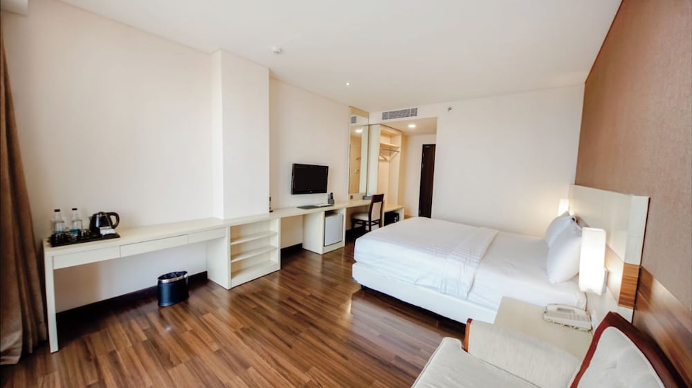 hotel california bandung