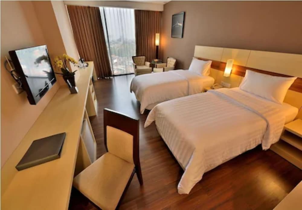 hotel california bandung