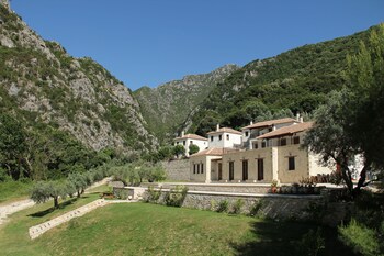 piges hotel at acheron springs