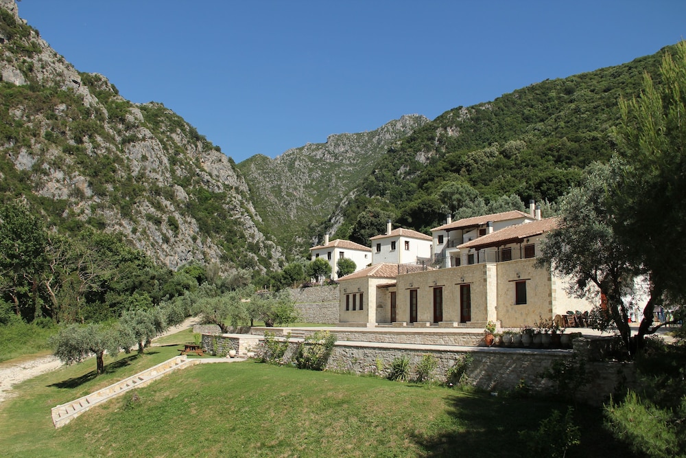 piges hotel at acheron springs