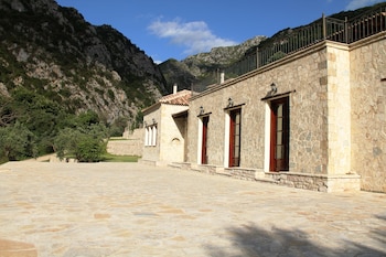 piges hotel at acheron springs